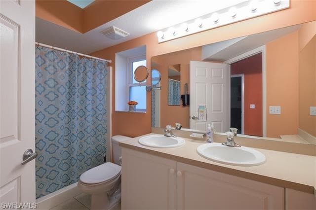 4925 Sandra Bay Dr 201, Naples, FL 34109-11