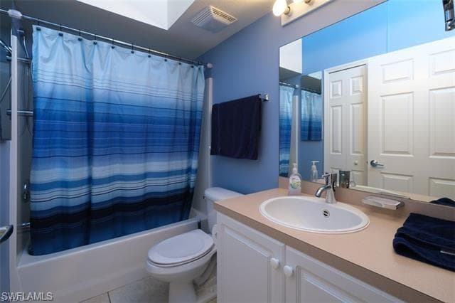 4925 Sandra Bay Dr 201, Naples, FL 34109-13
