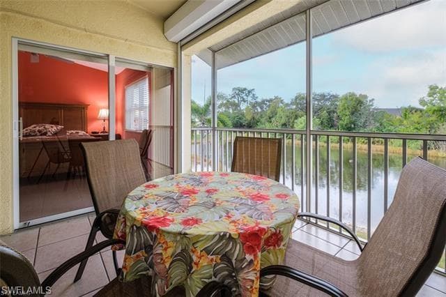 4925 Sandra Bay Dr 201, Naples, FL 34109-1