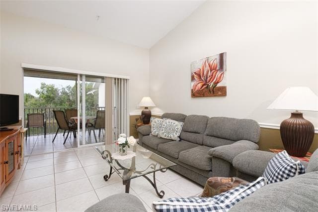 4925 Sandra Bay Dr 201, Naples, FL 34109-3
