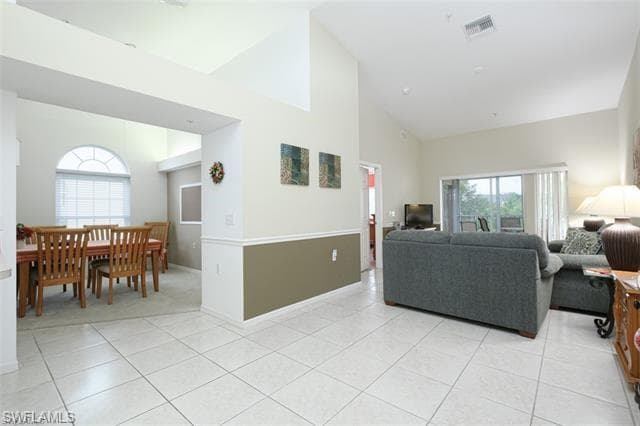 4925 Sandra Bay Dr 201, Naples, FL 34109-7