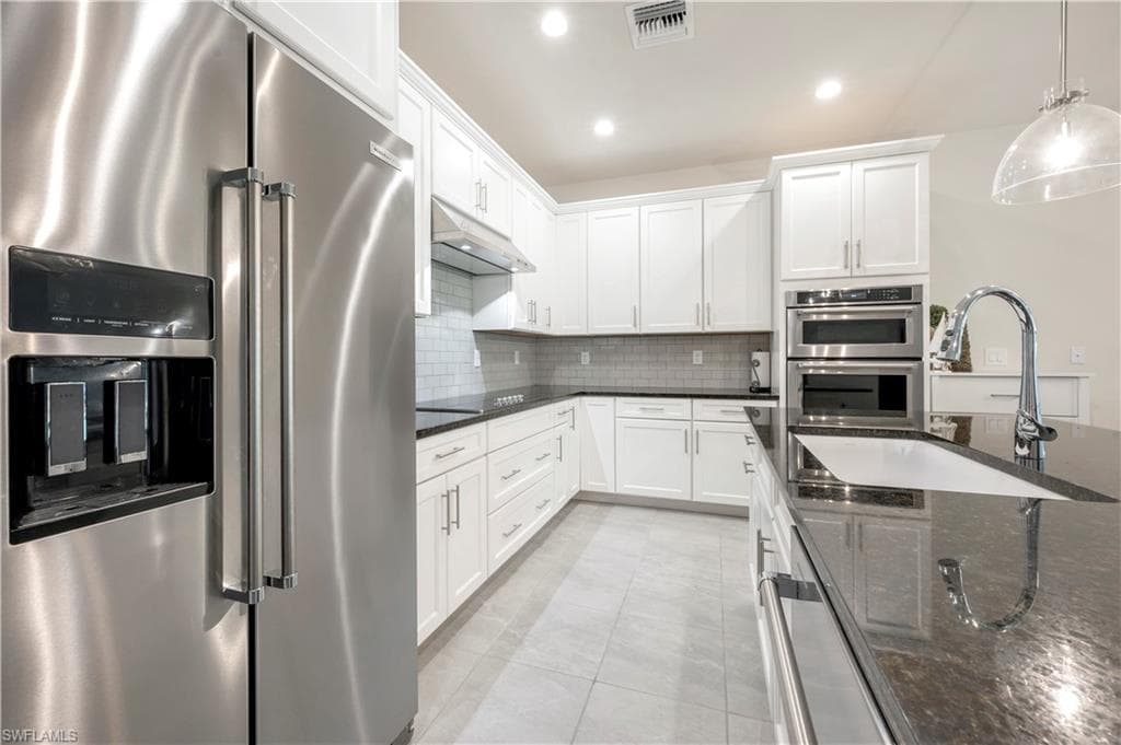 12993 Pembroke Dr, Naples, FL 34105-12
