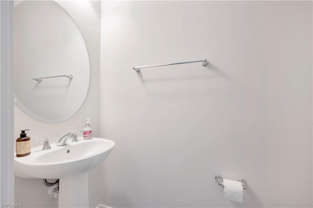12993 Pembroke Dr, Naples, FL 34105-14