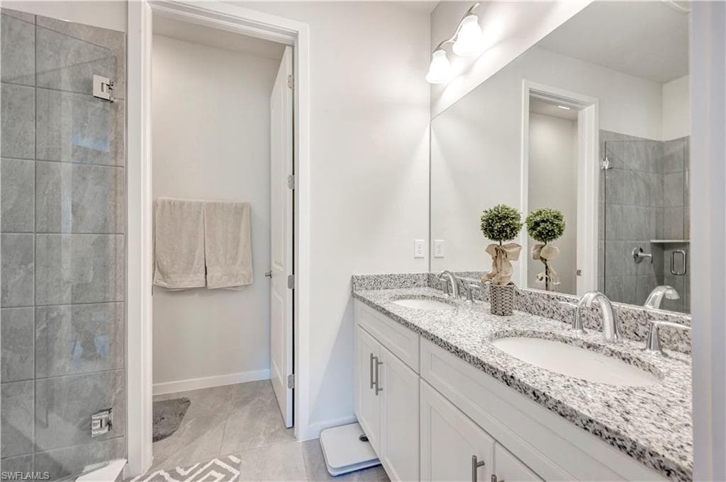 12993 Pembroke Dr, Naples, FL 34105-20