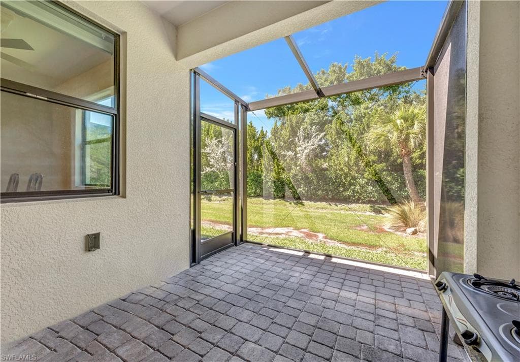 12993 Pembroke Dr, Naples, FL 34105-26