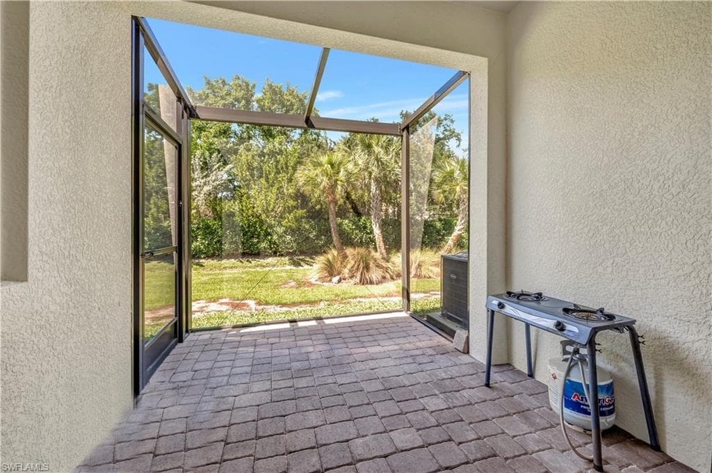 12993 Pembroke Dr, Naples, FL 34105-27