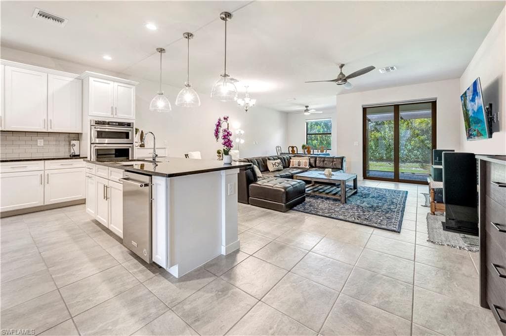 12993 Pembroke Dr, Naples, FL 34105-2