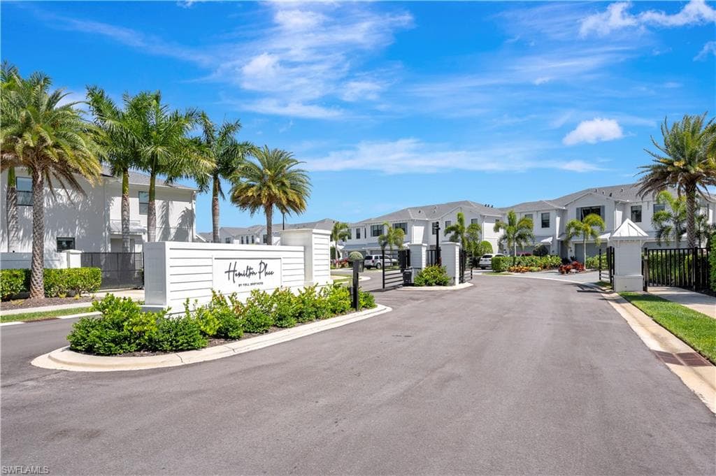 12993 Pembroke Dr, Naples, FL 34105-30
