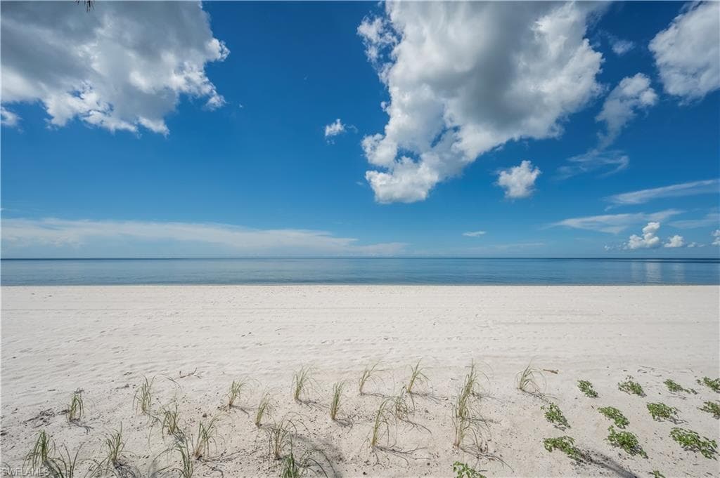 12993 Pembroke Dr, Naples, FL 34105-31
