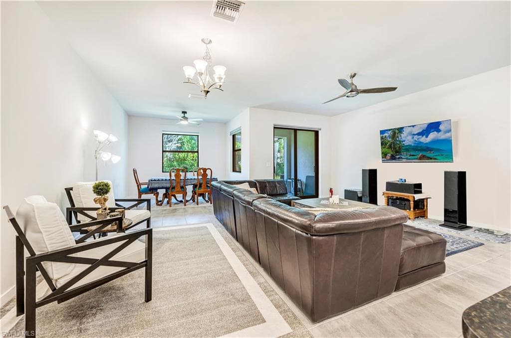 12993 Pembroke Dr, Naples, FL 34105-4