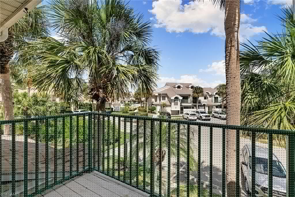55 Emerald Woods Dr C4, Naples, FL 34108-22
