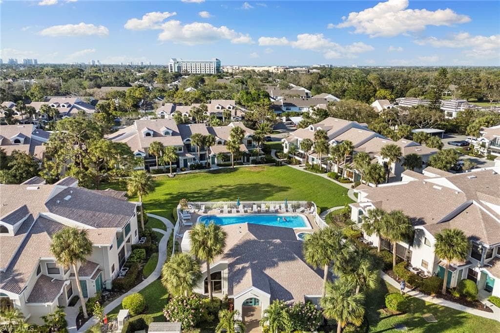 55 Emerald Woods Dr C4, Naples, FL 34108-32