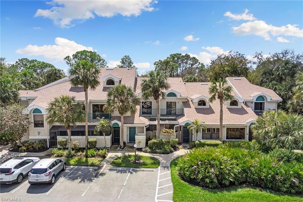 55 Emerald Woods Dr C4, Naples, FL 34108-34