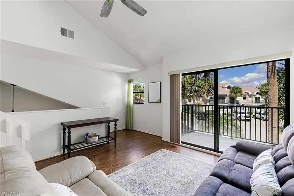 55 Emerald Woods Dr C4, Naples, FL 34108-7