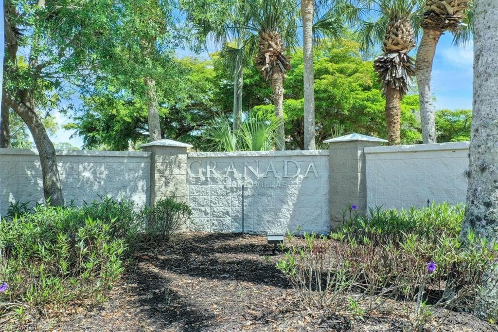 150 Santa Clara Dr 150, Naples, FL 34104-2