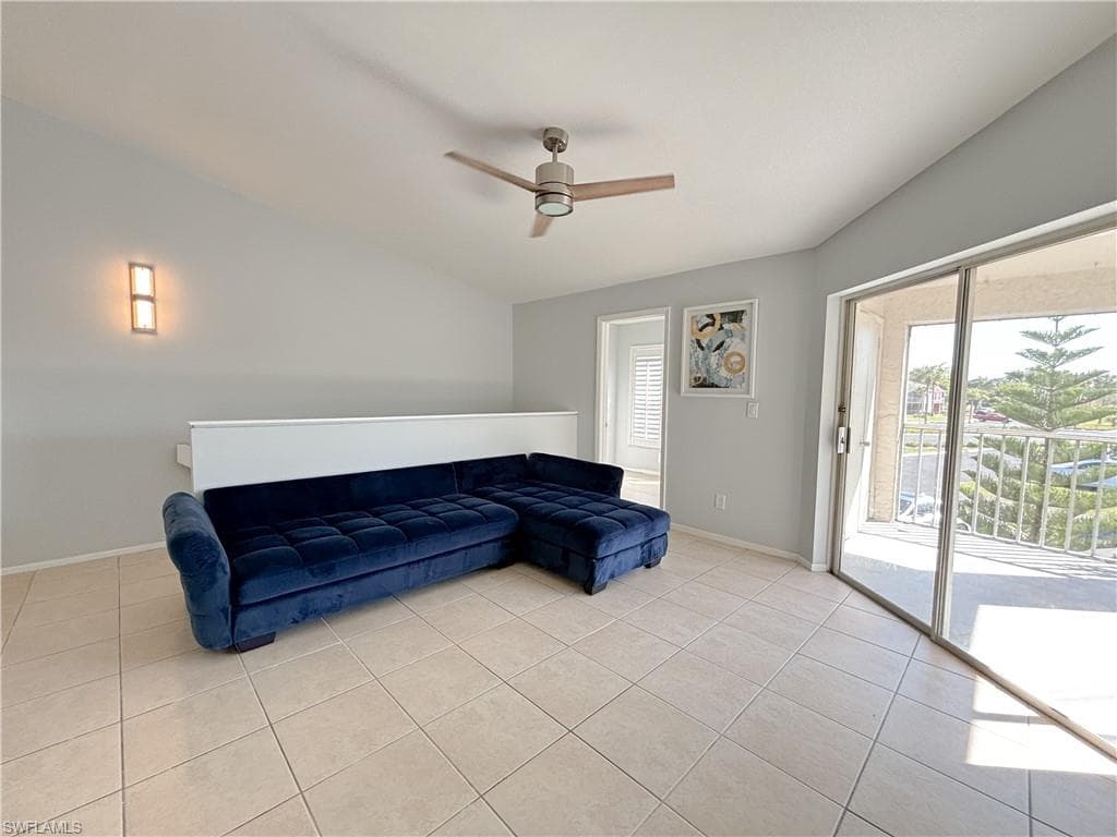 150 Santa Clara Dr 150, Naples, FL 34104-5