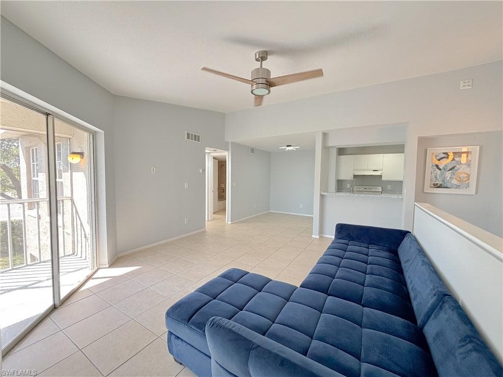 150 Santa Clara Dr 150, Naples, FL 34104-6