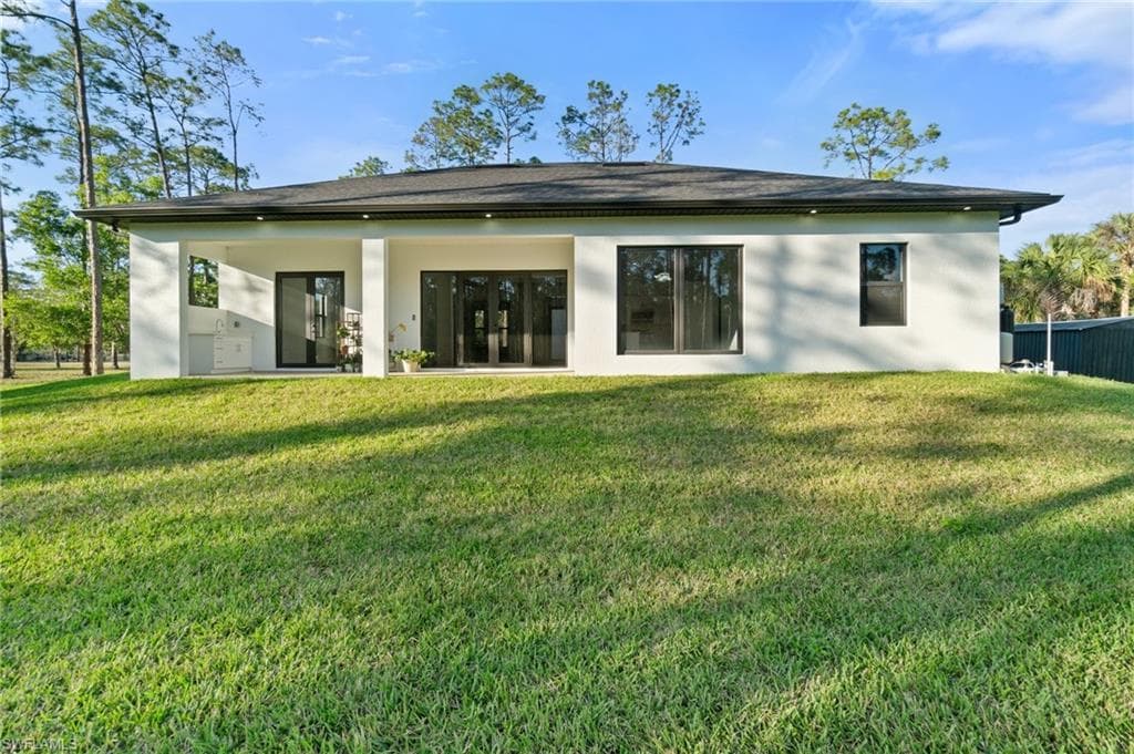 3724 2nd Ave NE, Naples, FL 34120-25