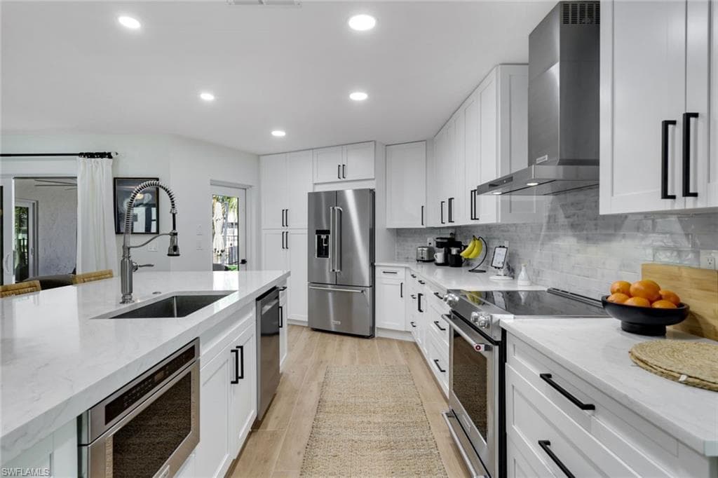 139 Trinidad St, Naples, FL 34113-10