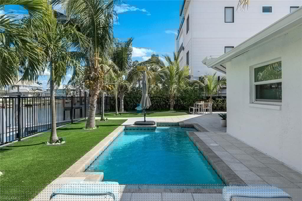 139 Trinidad St, Naples, FL 34113-22