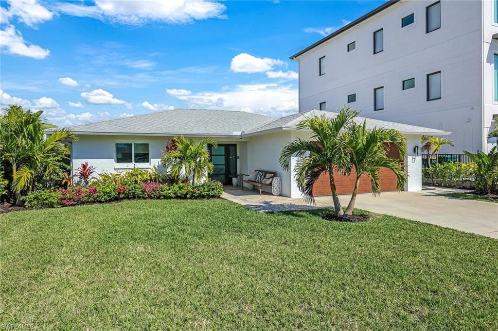 139 Trinidad St, Naples, FL 34113-34