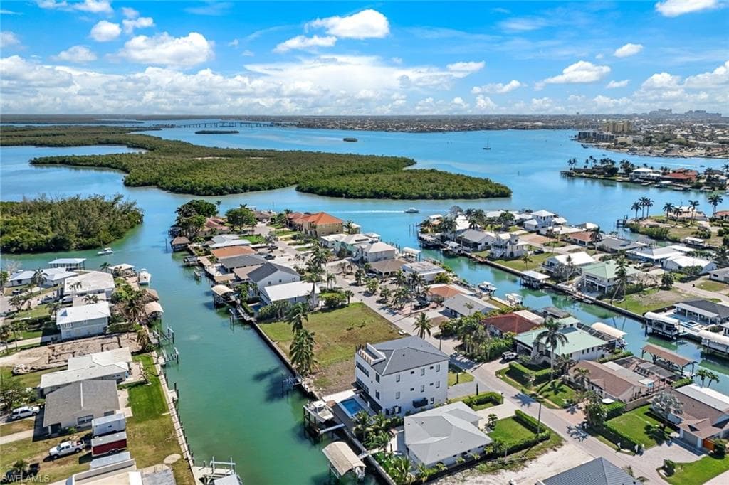 139 Trinidad St, Naples, FL 34113-40