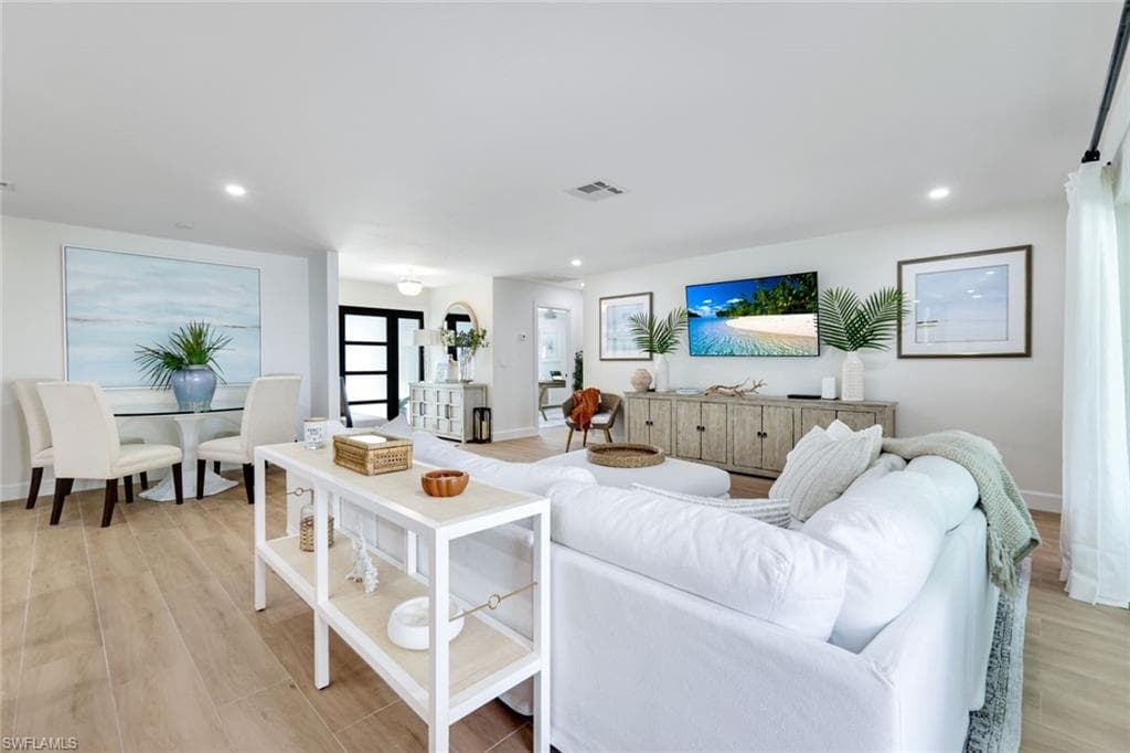 139 Trinidad St, Naples, FL 34113-6
