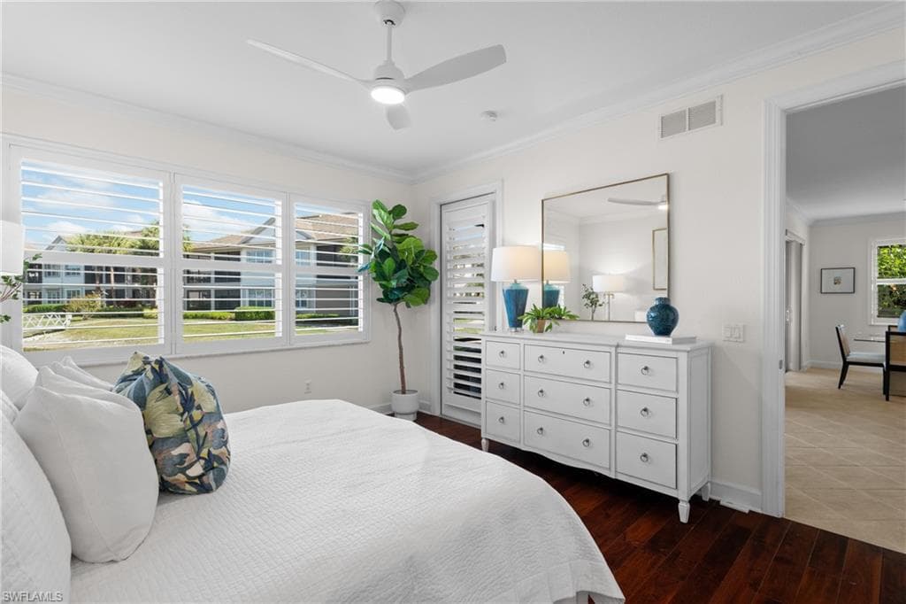 8775 Coastline Ct 102, Naples, FL 34120-19