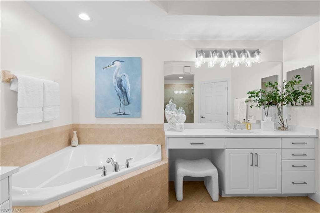 8775 Coastline Ct 102, Naples, FL 34120-21