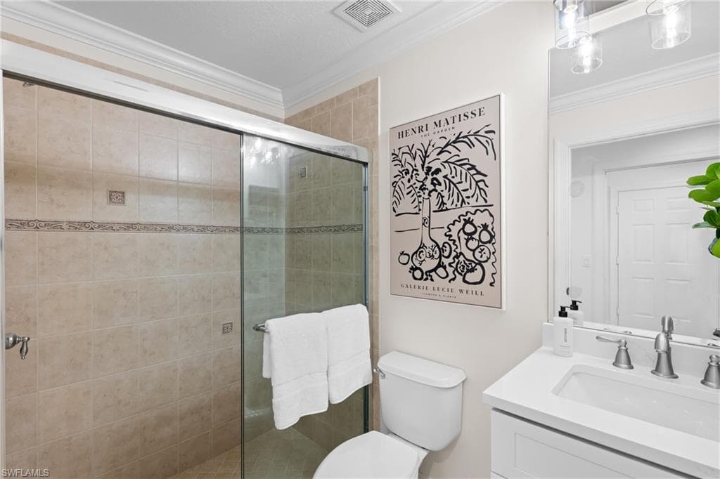 8775 Coastline Ct 102, Naples, FL 34120-24
