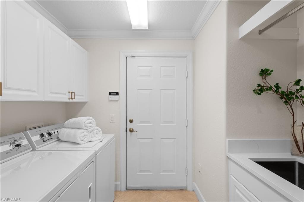 8775 Coastline Ct 102, Naples, FL 34120-25
