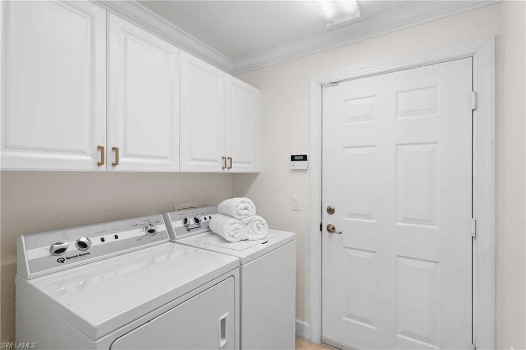 8775 Coastline Ct 102, Naples, FL 34120-26