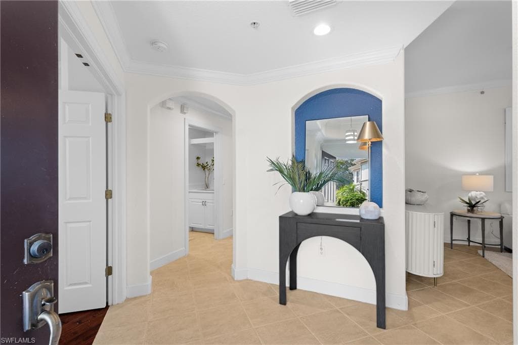 8775 Coastline Ct 102, Naples, FL 34120-28