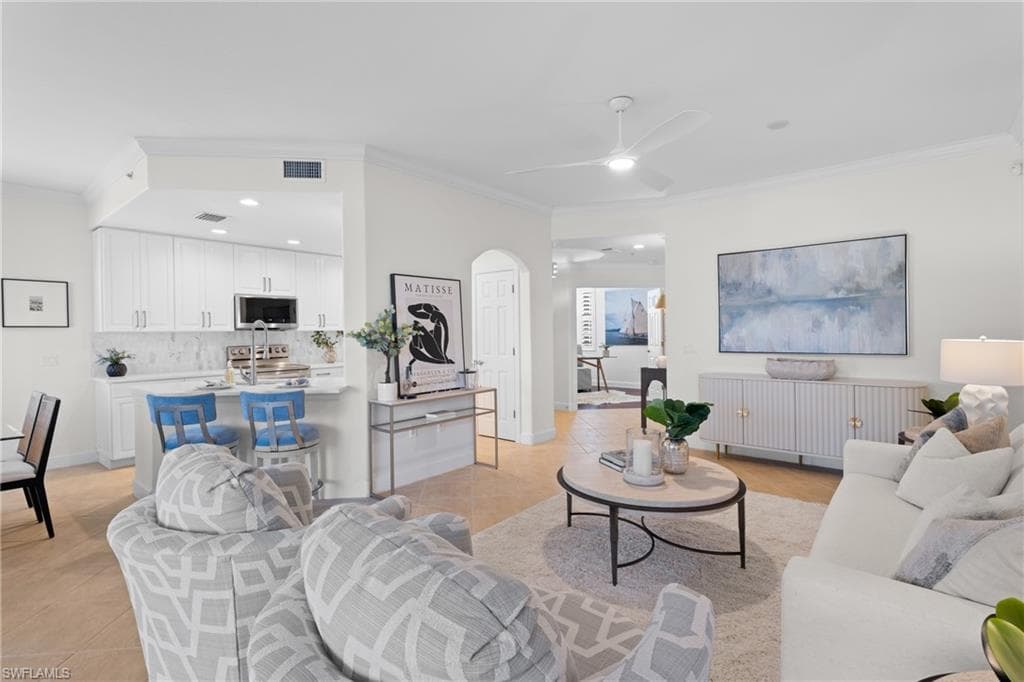 8775 Coastline Ct 102, Naples, FL 34120-2