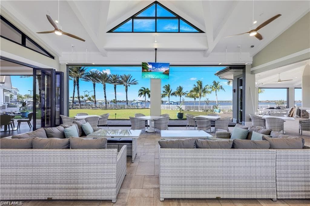 8775 Coastline Ct 102, Naples, FL 34120-40