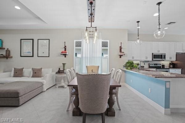 2805 Linda Dr, Naples, FL 34112-11