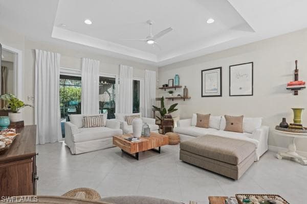2805 Linda Dr, Naples, FL 34112-17