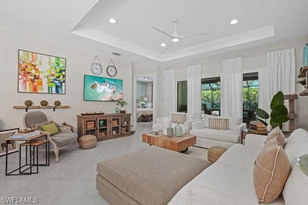2805 Linda Dr, Naples, FL 34112-18