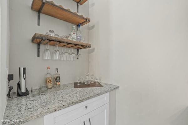2805 Linda Dr, Naples, FL 34112-19