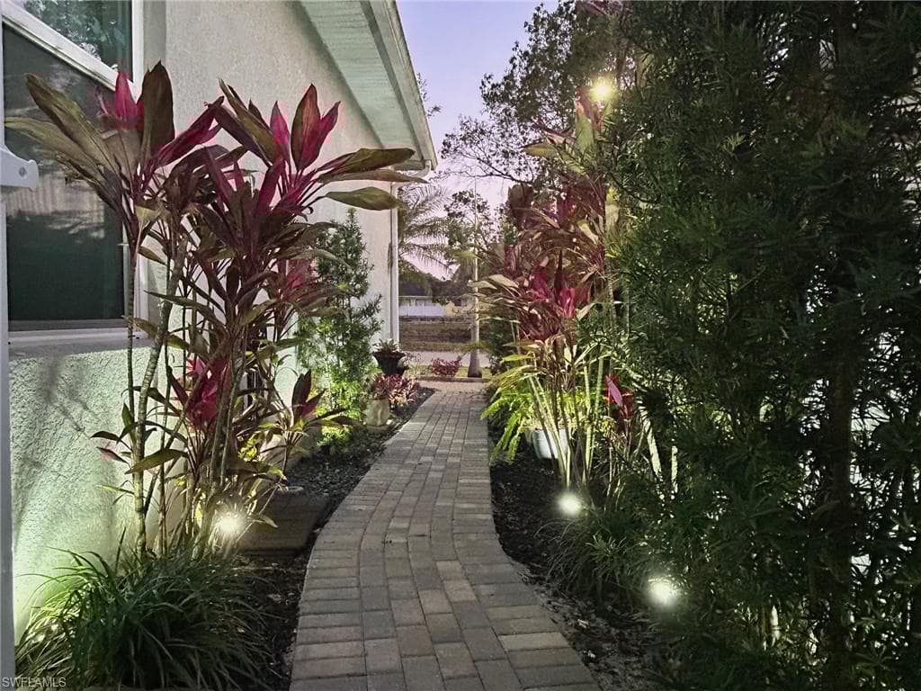 2805 Linda Dr, Naples, FL 34112-44