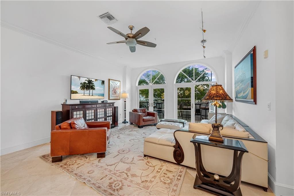 780 5th Ave S 203, Naples, FL 34102-9