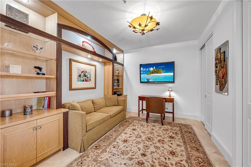 780 5th Ave S 203, Naples, FL 34102-13