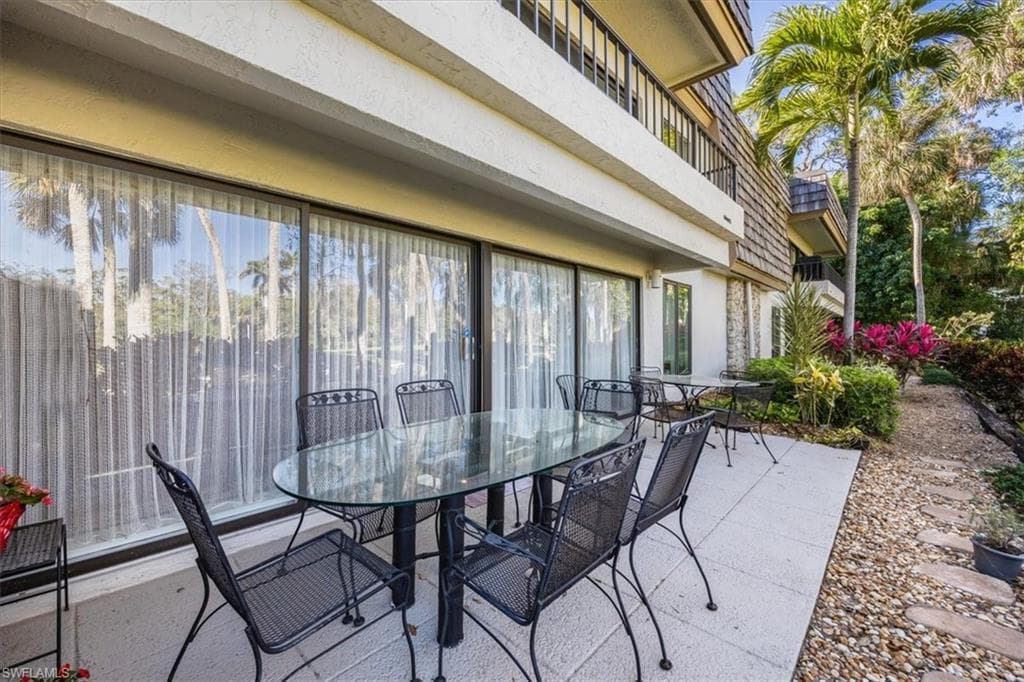 105 Clubhouse Dr D155, Naples, FL 34105-12
