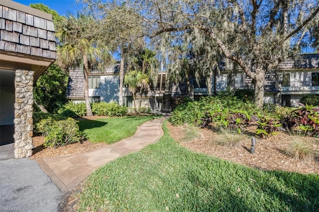 105 Clubhouse Dr D155, Naples, FL 34105-3