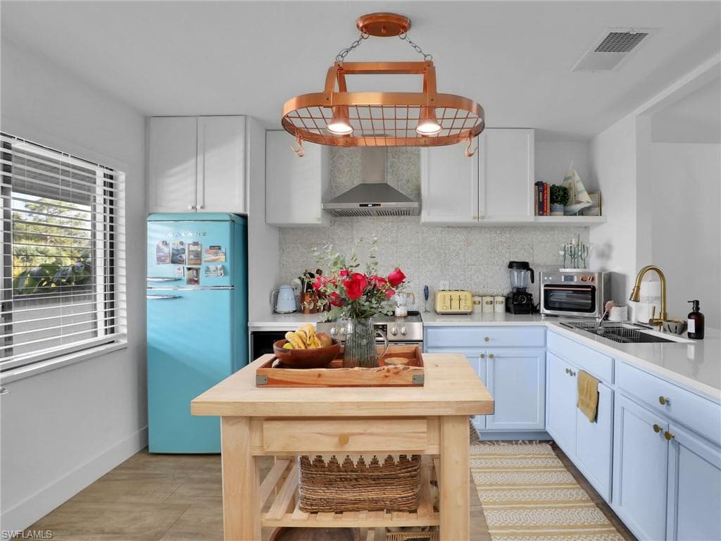 9831 Alabama St 5, Bonita Springs, FL 34135-1