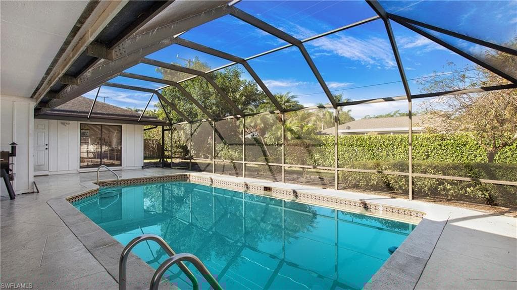 127 Coral Vine Dr, Naples, FL 34110-15