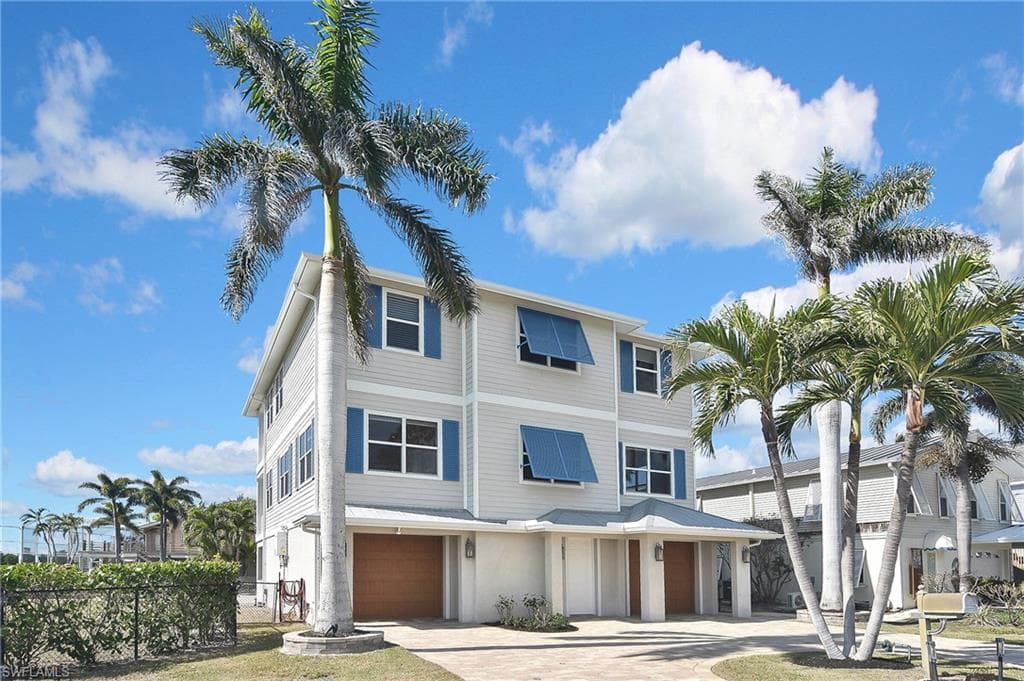 24581 Redfish St, Bonita Springs, FL 34134-3