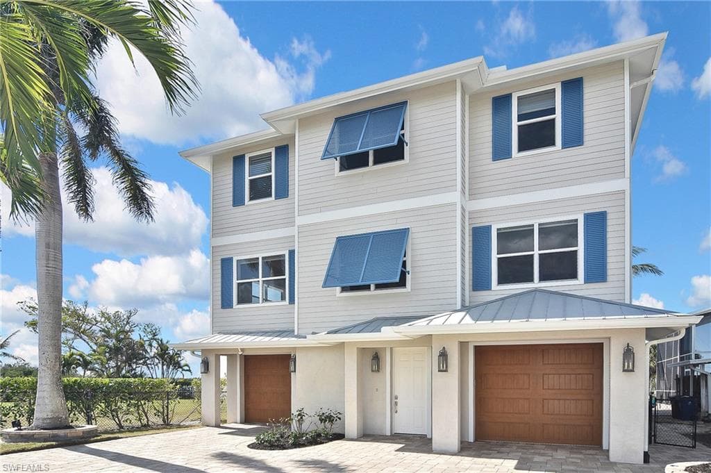 24581 Redfish St, Bonita Springs, FL 34134-8
