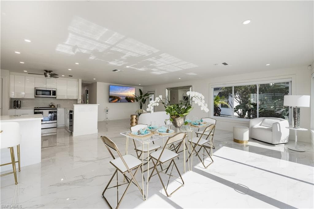 16 Knights Bridge Rd A48, Naples, FL 34112-4