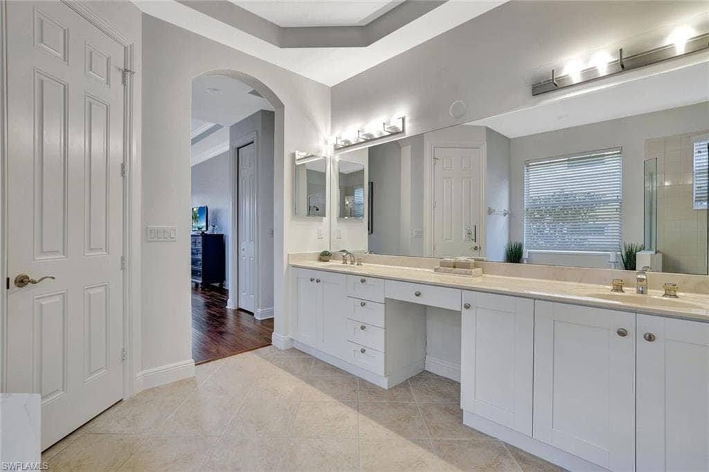 8988 Cherry Oaks Trl, Naples, FL 34114-17